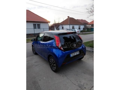 TOYOTA AYGO 1.0 Selection x-cite + cool + smart x-shift