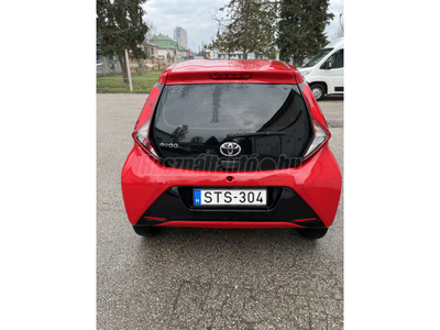 TOYOTA AYGO 1.0 x-play