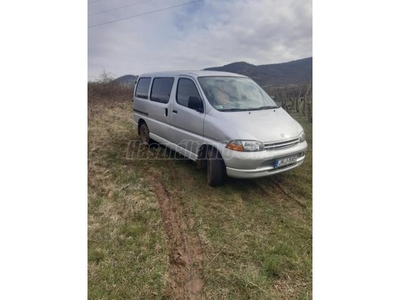 TOYOTA HI-ACE Hiace 2.4 D Glass Van