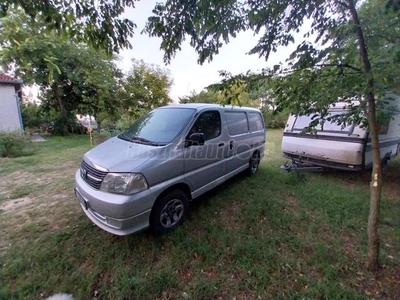 TOYOTA HI-ACE Hiace 2.5 D-4D 4x4 Panel Van Comfort