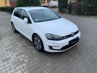 VOLKSWAGEN GOLF VII e-Golf 1.TUL.KIFOGÁSTALAN.HŐSZIVATTYÚ!!!!