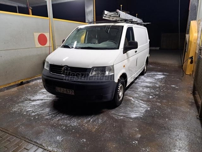 VOLKSWAGEN TRANSPORTER T5 1.9 TDI