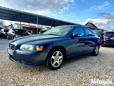 Volvo S60 2.4 D5 Momentum Geartronic Frissen sz...