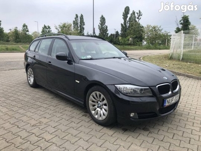 BMW 320i Touring Automata / Panoráma Tető / szé...