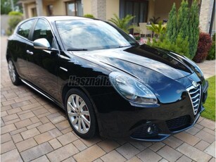 ALFA ROMEO GIULIETTA 1.4 TB Distinctive VEZETETT SZERVIZKÖNYV!GAR KM!17 COLL!2DB GYÁRI KULCS!DIGITKLIMA!