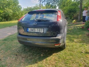 FORD FOCUS 1.4 Trend