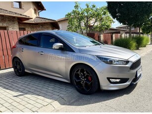 FORD FOCUS 1.5 EcoBoost ST-Line