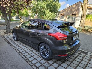 FORD FOCUS 1.5 EcoBoost ST-Line