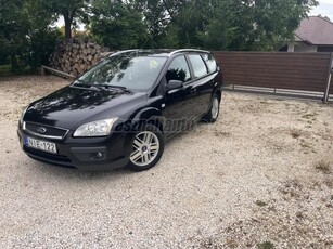 FORD FOCUS 1.6 Ghia 4 el.ablak-digitklíma-el.tükör-végig szervizelt