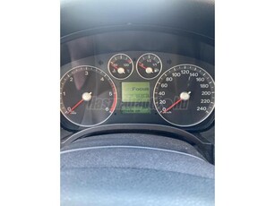 FORD FOCUS 1.6 Ghia