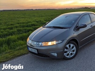 Honda Civic 1,8B 140LE szuperufó