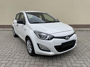 HYUNDAI I20 1.25 Color limited edition KLÍMA. 10x LÉGZSÁK. ALUFELNI + TÉLIKERÉK. TELJES SZERVIZMÚLT