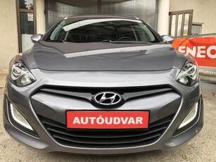 HYUNDAI I30 CW 1.4i Comfort Vonóhorog-Tempomat-Bluetooth