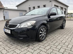 KIA CEE'D 1.4 EX