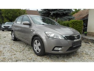 KIA CEE'D 1.6 EX KLÍMA-10 LÉGZSÁK-ABS-ELEKTROMOS ABLAK-136 EZER KM