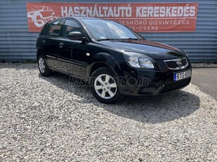 KIA RIO 1.4 EX Cool Téli+nyári garnitúra