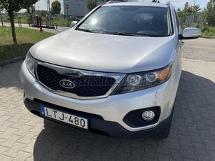 KIA SORENTO 2.2 CRDi EX Magyar-Országi vezetett szervizkönyv