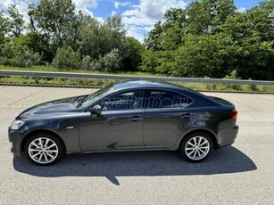 LEXUS IS 220d Mark Levinson