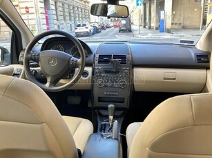 MERCEDES-BENZ A 150 Elegance Autotronic