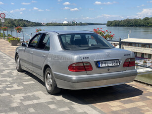 MERCEDES-BENZ E 240 Classic