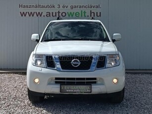 NISSAN NAVARA 4WD Double 2.5D Platinum 3 ÉV GARANCIA. FULL+WEBASTO!