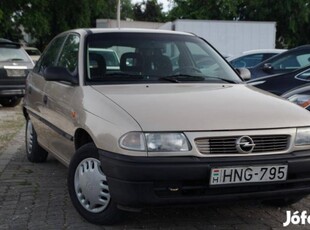 Opel Astra G 1.6 Vonóhorog.Központi zár. cd-s b...