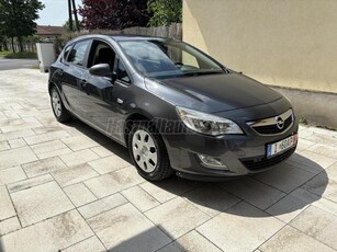 OPEL ASTRA J 1.6 Essentia