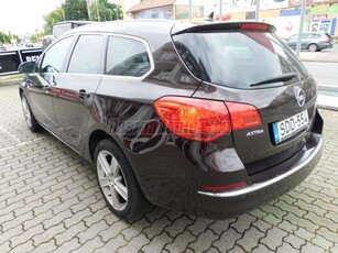 OPEL ASTRA J Sports Tourer 1.4 T Enjoy Alufelni és Navigáció!