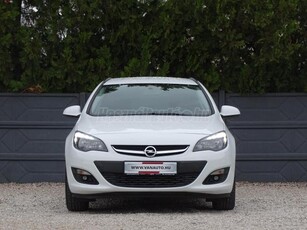 OPEL ASTRA J Sports Tourer 1.6 CDTI Start-Stop Cosmo DIGIT-136eKM-ÜLÉSFŰTÉS-TOLATÓ'KAMERA-SZERV.KÖNYV