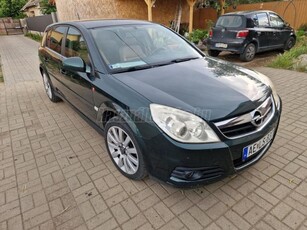 OPEL SIGNUM 2.8 T V6 Sport