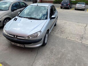 PEUGEOT 206 1.1 Presence