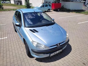 PEUGEOT 206 1.4 Presence MO-I. 3 tulaj.144 e valós km.kp zár. szervó.csere is