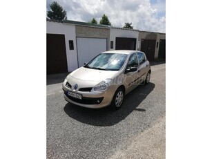 RENAULT CLIO 1.2 16V Authentique Plus