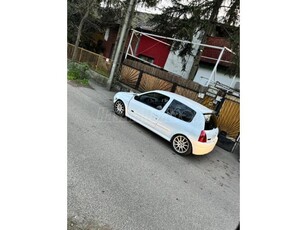 RENAULT CLIO 2.0 16VSport