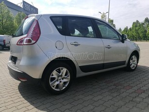 RENAULT SCENIC Scénic 1.6 16V TomTom NAVI-FRISS SZERVIZ-KITŰNŐ ÁLLAPOT-91700 KM !!!