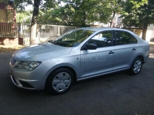 SEAT TOLEDO 1.2 MPI Entry Magyarországi. szervizkönyv. egy tulaj