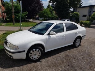 SKODA OCTAVIA 1.6 Ambiente