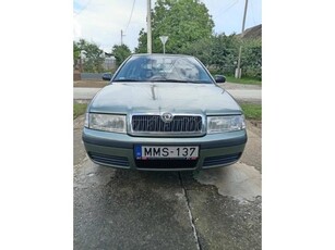 SKODA OCTAVIA 1.6 Classic Plus