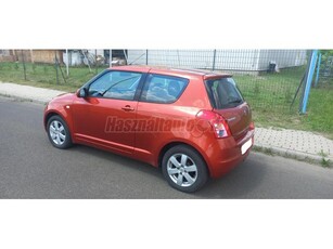 SUZUKI SWIFT 1.3 GLX CD AC KLÍMA.SZERVIZKÖNYV.GYÁRI FÉNYEZÉS.ÜLÉSFŰTÉS.KULCS NÉLKÜLI NYITÁS .ZÁRÁS.INDITÁS