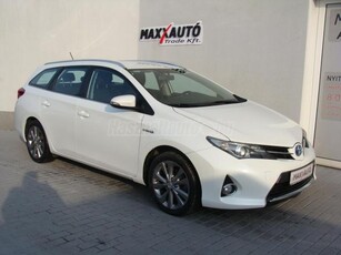 TOYOTA AURIS Touring Sports 1.8 HSD Lounge (Automata) GYÖNGYHÁZMETÁL+TEMPOMAT+TOLATÓKAMERA!