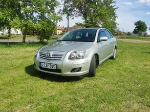 TOYOTA AVENSIS 2.0 Sol