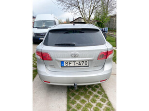 TOYOTA AVENSIS 2.2 D-4D Sol