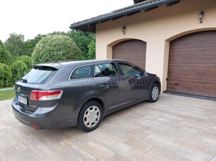 TOYOTA AVENSIS Wagon 1.8