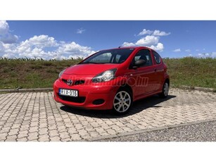 TOYOTA AYGO 1.0 Blue VÉGIG VEZETETT SZERVIZKÖNYV-ALUKERÉK-KÉT GYÁRI KULCS-4 LÉGZSÁK