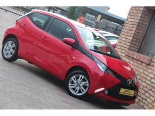 TOYOTA AYGO 1.0 x-play