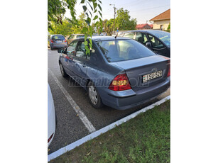 TOYOTA COROLLA Sedan 1.4