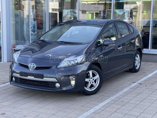 TOYOTA PRIUS PLUG-IN VEZETETT SZERVIZKÖNYV.MULTIMÉDIA.NAVI.BŐR BELSŐ.ÜLÉSFŰTÉS.GRAFITMETÁL