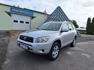 Toyota Rav 4 Rav4 2.2 D-4D 4x4 Sol MO- i 166800...