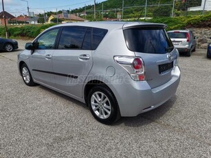 TOYOTA VERSO 2.0 D-4D Premium