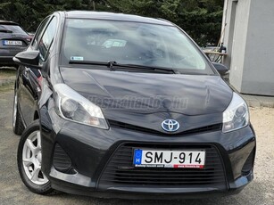 TOYOTA YARIS 1.5 HSD Active (Automata) HYBRID / VEZETETT SZERVIZKÖNYV